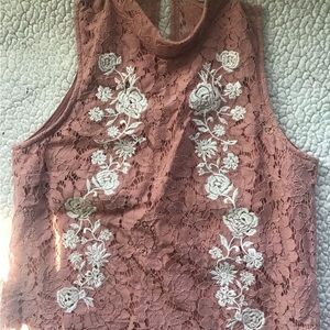 Floral Lace Sleeveless Top in Pink